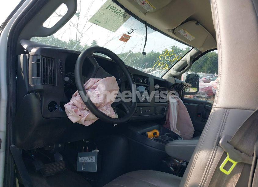 Photo 5 of 2020 Chevrolet Express CARGO RWD 2500 REGULAR WHEELBASE WT (VIN 1GCWGAFG8L1263027)