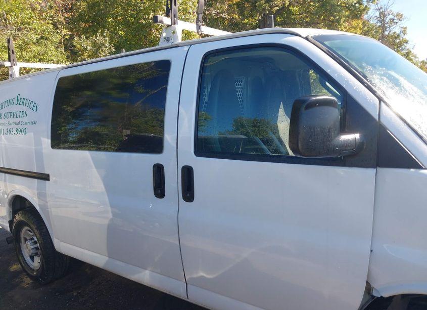 Photo 13 of 2018 Chevrolet Express 2500 WORK VAN (VIN 1GCWGAFG9J1905025)