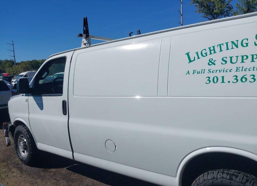 Photo 14 of 2018 Chevrolet Express 2500 WORK VAN (VIN 1GCWGAFG9J1905025)