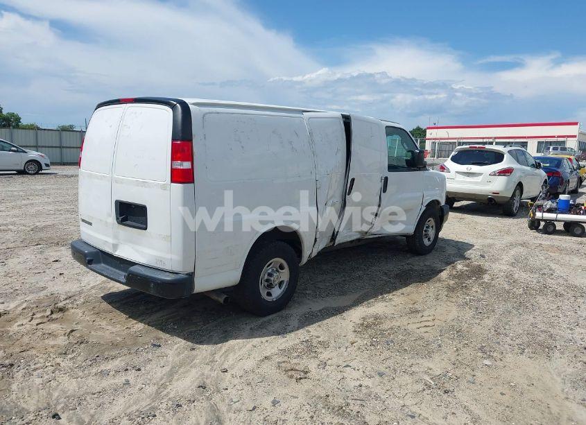 Photo 4 of 2020 Chevrolet Express CARGO RWD 2500 REGULAR WHEELBASE WT (VIN 1GCWGAFG9L1207050)
