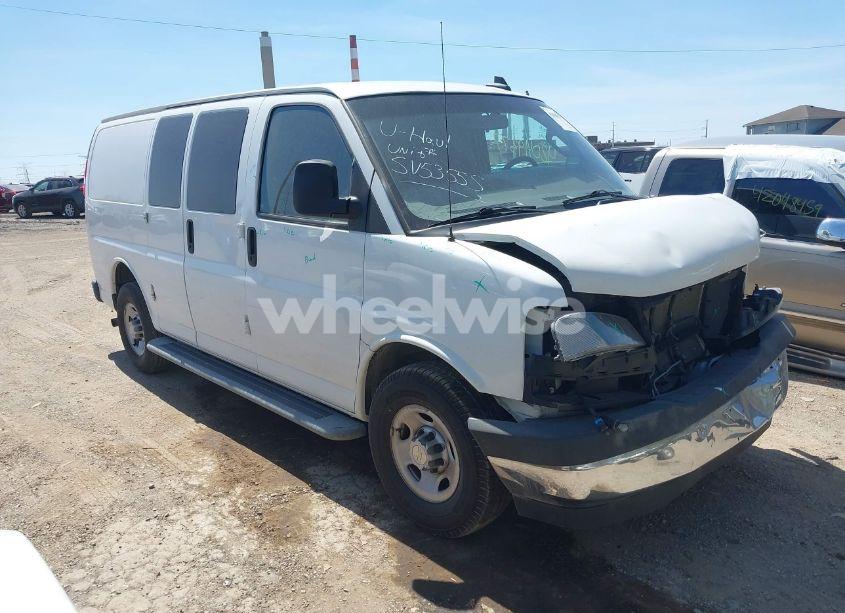2020 Chevrolet Express CARGO RWD 2500 REGULAR WHEELBASE WT (VIN 1GCWGAFG9L1213396) main photo