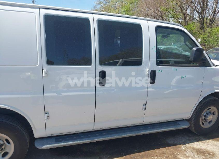 Photo 13 of 2020 Chevrolet Express CARGO RWD 2500 REGULAR WHEELBASE WT (VIN 1GCWGAFG9L1213396)