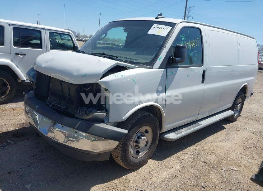 Photo 2 of 2020 Chevrolet Express CARGO RWD 2500 REGULAR WHEELBASE WT (VIN 1GCWGAFG9L1213396)