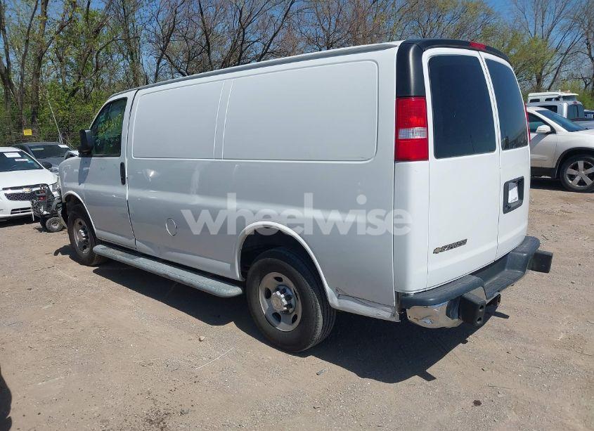 Photo 3 of 2020 Chevrolet Express CARGO RWD 2500 REGULAR WHEELBASE WT (VIN 1GCWGAFG9L1213396)