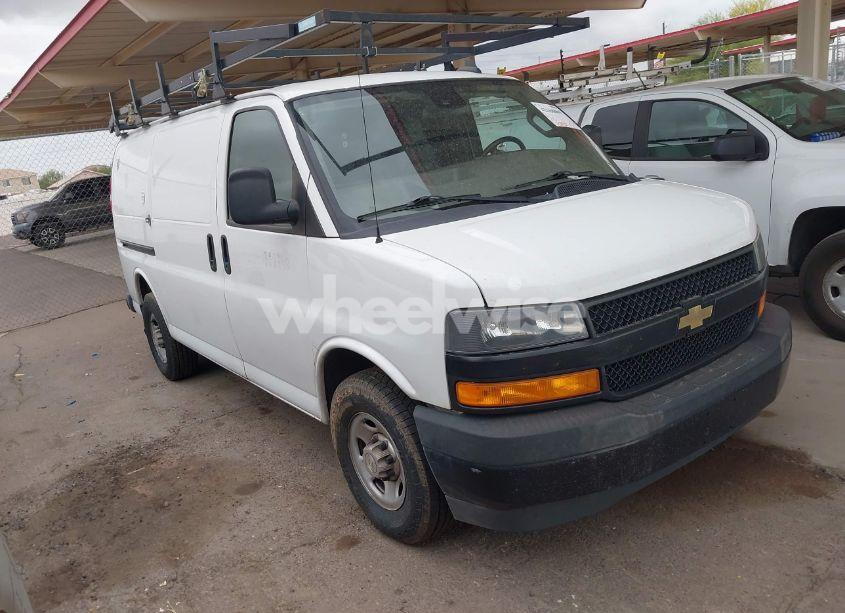 2020 Chevrolet Express CARGO RWD 2500 REGULAR WHEELBASE WT (VIN 1GCWGAFGXL1275695) main photo