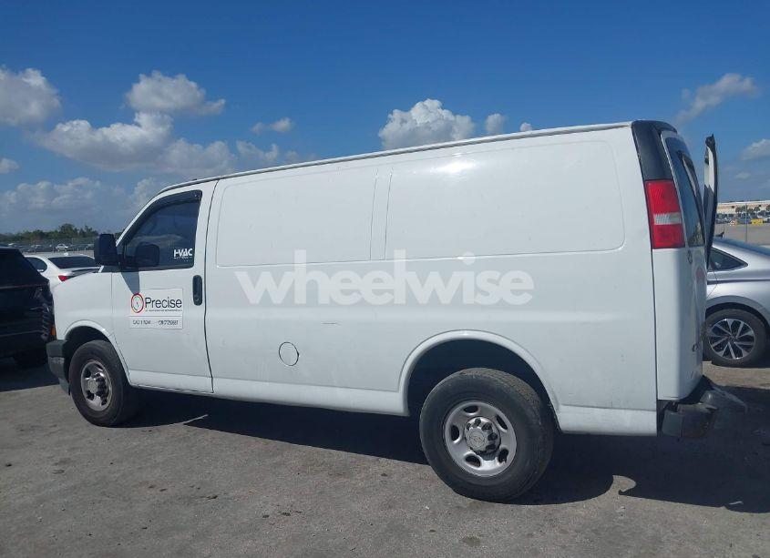 Photo 13 of 2018 Chevrolet Express 2500 WORK VAN (VIN 1GCWGAFP0J1177319)