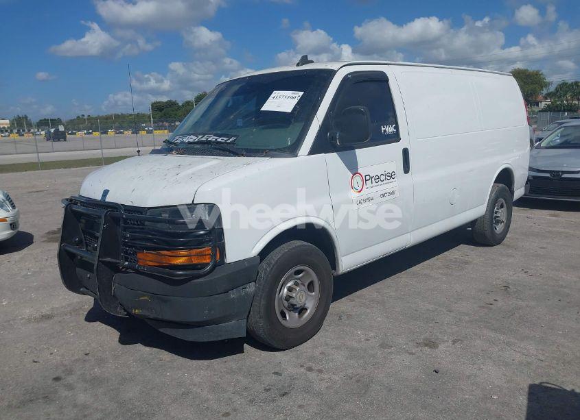 Photo 2 of 2018 Chevrolet Express 2500 WORK VAN (VIN 1GCWGAFP0J1177319)