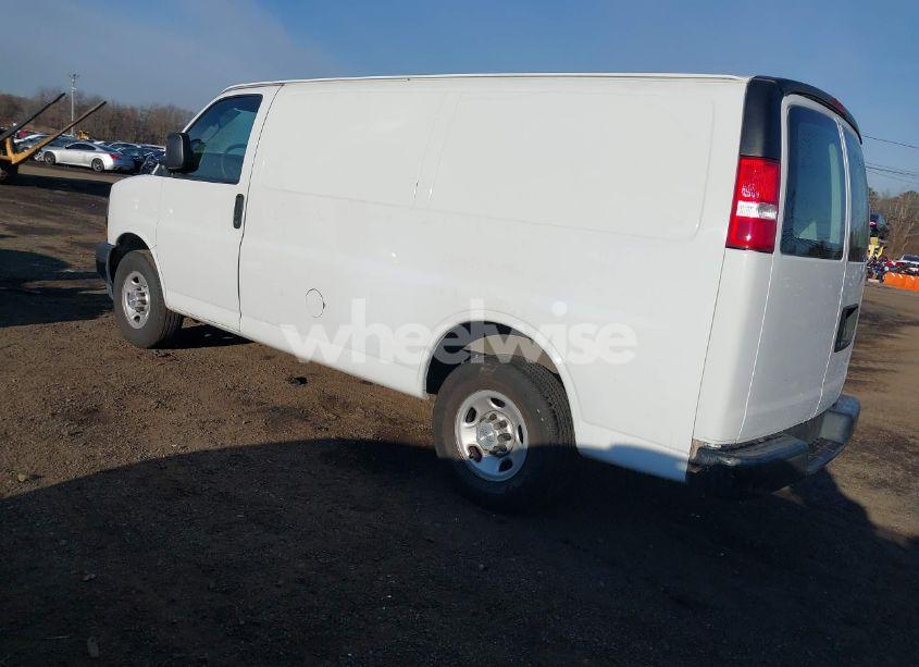 Photo 3 of 2019 Chevrolet Express 2500 WORK VAN (VIN 1GCWGAFP0K1166242)
