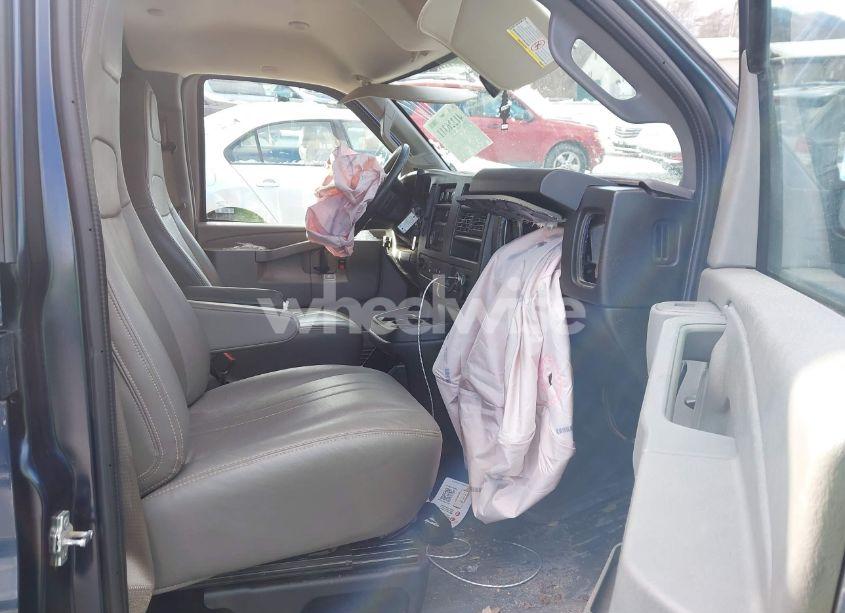 Photo 5 of 2020 Chevrolet Express CARGO RWD 2500 REGULAR WHEELBASE WT (VIN 1GCWGAFP0L1154433)