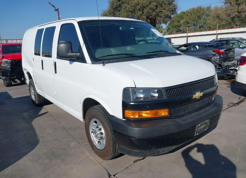 2020 Chevrolet Express CARGO RWD 2500 REGULAR WHEELBASE WT (VIN 1GCWGAFP0L1274507) main photo