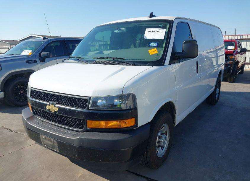 Photo 2 of 2020 Chevrolet Express CARGO RWD 2500 REGULAR WHEELBASE WT (VIN 1GCWGAFP0L1274507)