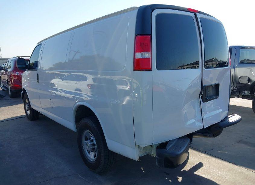 Photo 3 of 2020 Chevrolet Express CARGO RWD 2500 REGULAR WHEELBASE WT (VIN 1GCWGAFP0L1274507)
