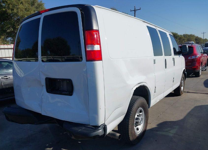 Photo 4 of 2020 Chevrolet Express CARGO RWD 2500 REGULAR WHEELBASE WT (VIN 1GCWGAFP0L1274507)