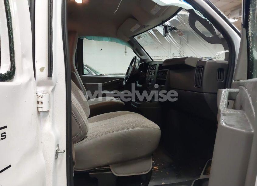 Photo 5 of 2023 Chevrolet Express CARGO RWD 2500 REGULAR WHEELBASE WT (VIN 1GCWGAFP0P1220632)
