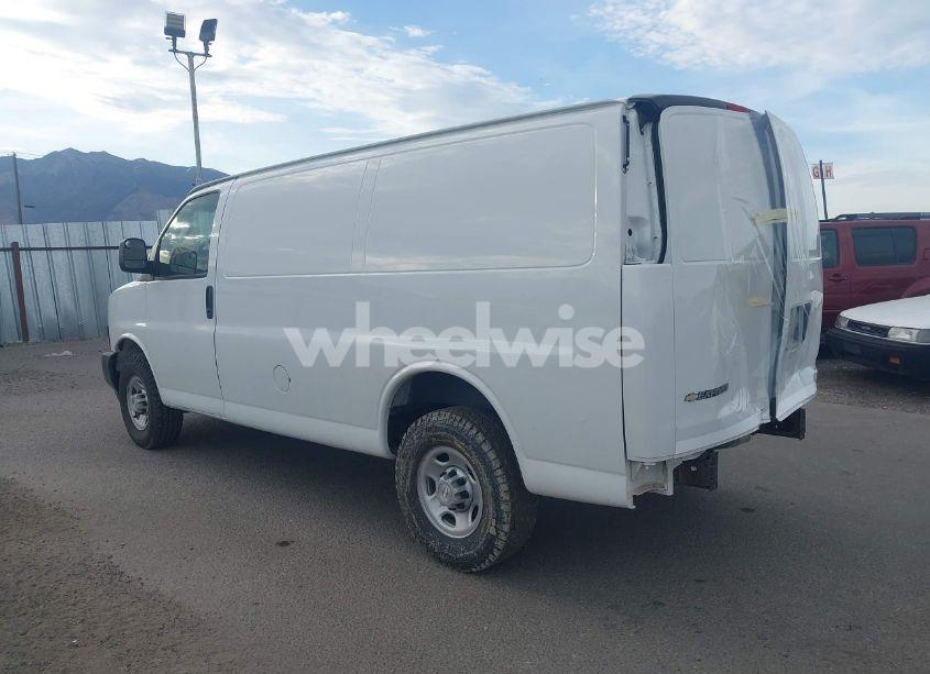 Photo 3 of 2019 Chevrolet Express 2500 WORK VAN (VIN 1GCWGAFP1K1254216)