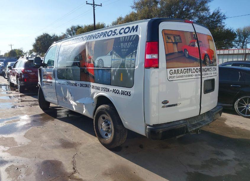 Photo 3 of 2021 Chevrolet Express CARGO RWD 2500 REGULAR WHEELBASE WT (VIN 1GCWGAFP1M1188608)