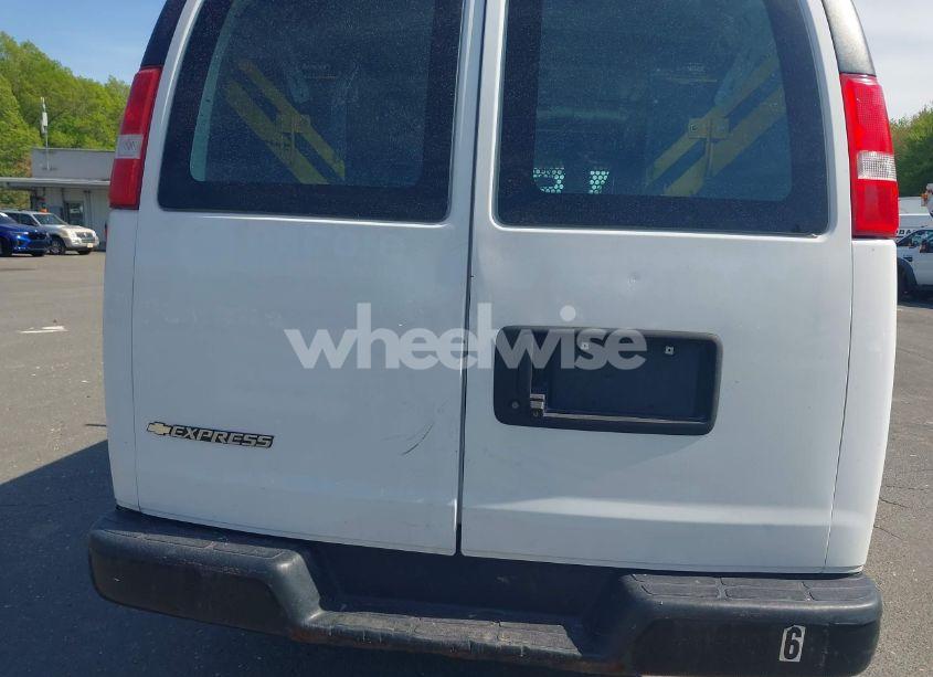 Photo 18 of 2019 Chevrolet Express 2500 WORK VAN (VIN 1GCWGAFP2K1251874)