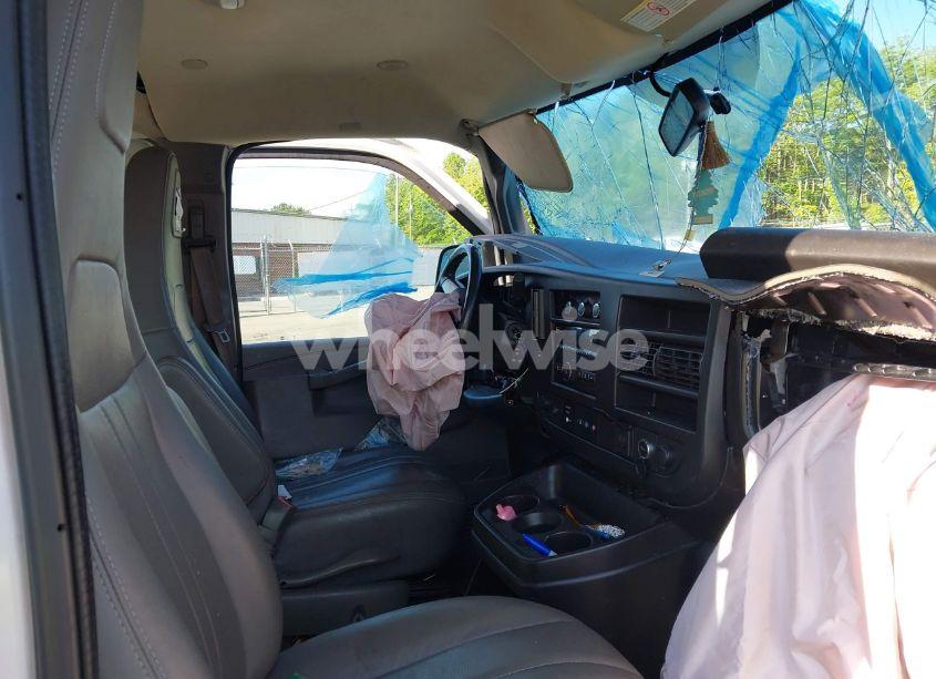 Photo 5 of 2019 Chevrolet Express 2500 WORK VAN (VIN 1GCWGAFP2K1274068)