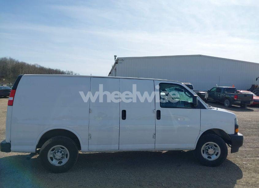 Photo 13 of 2021 Chevrolet Express CARGO RWD 2500 REGULAR WHEELBASE WT (VIN 1GCWGAFP2M1235192)