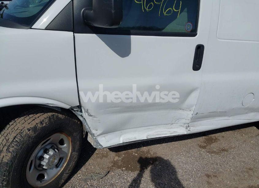 Photo 6 of 2021 Chevrolet Express CARGO RWD 2500 REGULAR WHEELBASE WT (VIN 1GCWGAFP2M1235192)