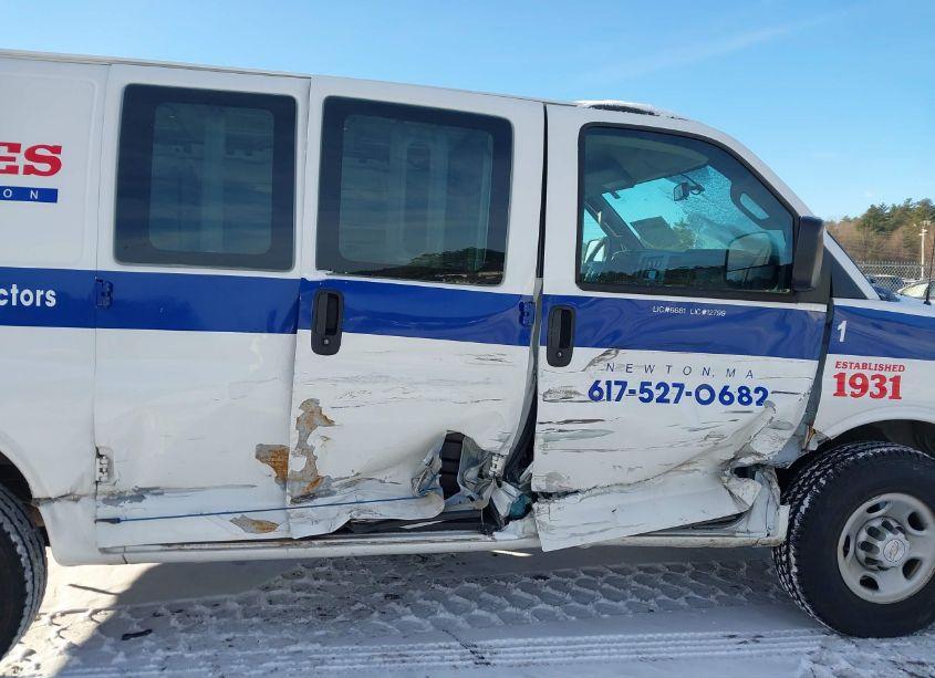 Photo 6 of 2019 Chevrolet Express 2500 WORK VAN (VIN 1GCWGAFP3K1220102)