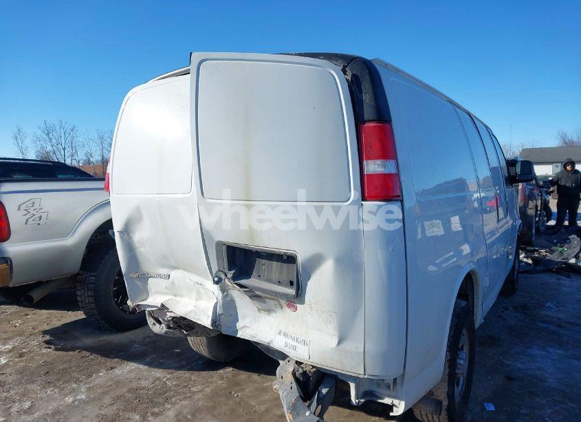 Photo 4 of 2020 Chevrolet Express CARGO RWD 2500 REGULAR WHEELBASE WT (VIN 1GCWGAFP3L1254140)