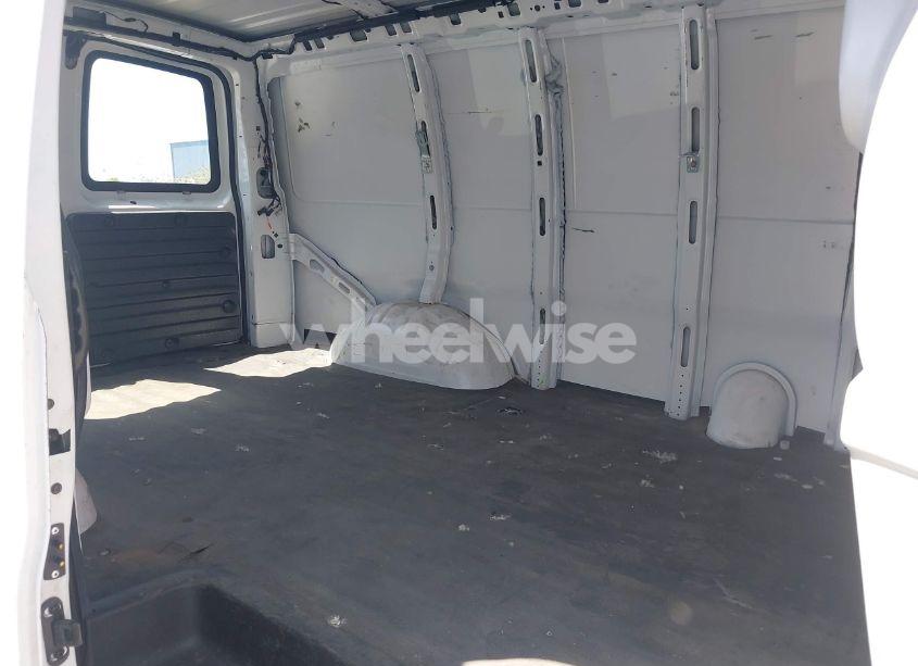 Photo 8 of 2020 Chevrolet Express CARGO RWD 2500 REGULAR WHEELBASE WT (VIN 1GCWGAFP3L1273819)