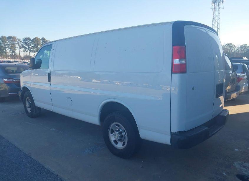 Photo 3 of 2021 Chevrolet Express CARGO RWD 2500 REGULAR WHEELBASE WT (VIN 1GCWGAFP3M1169803)