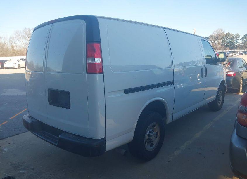 Photo 4 of 2021 Chevrolet Express CARGO RWD 2500 REGULAR WHEELBASE WT (VIN 1GCWGAFP3M1169803)