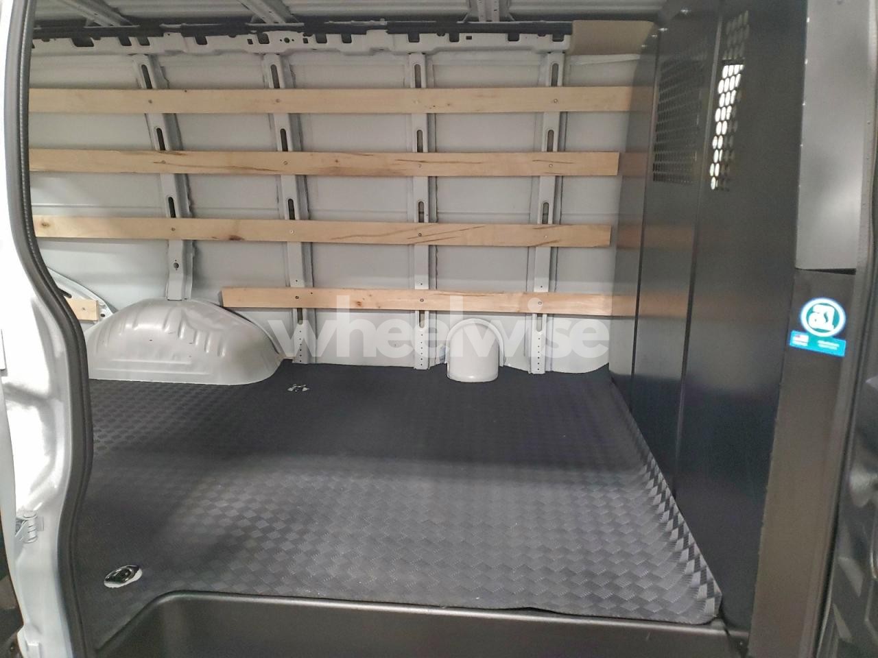 Photo 11 of 2025 CHEVROLET EXPRESS G2500 (VIN 1GCWGAFP4S1251195)