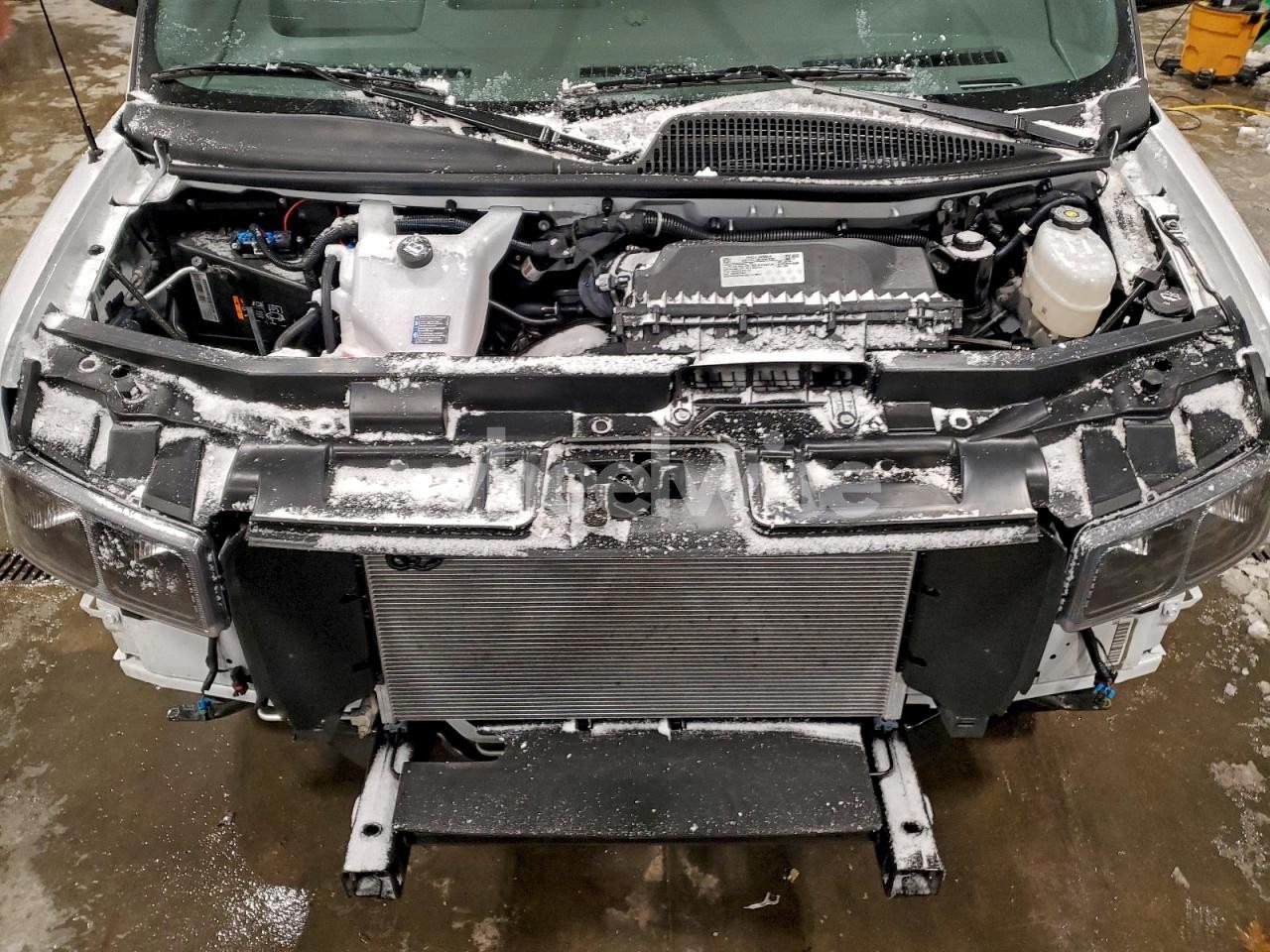 Photo 12 of 2025 CHEVROLET EXPRESS G2500 (VIN 1GCWGAFP4S1251195)