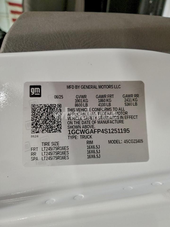 Photo 13 of 2025 CHEVROLET EXPRESS G2500 (VIN 1GCWGAFP4S1251195)