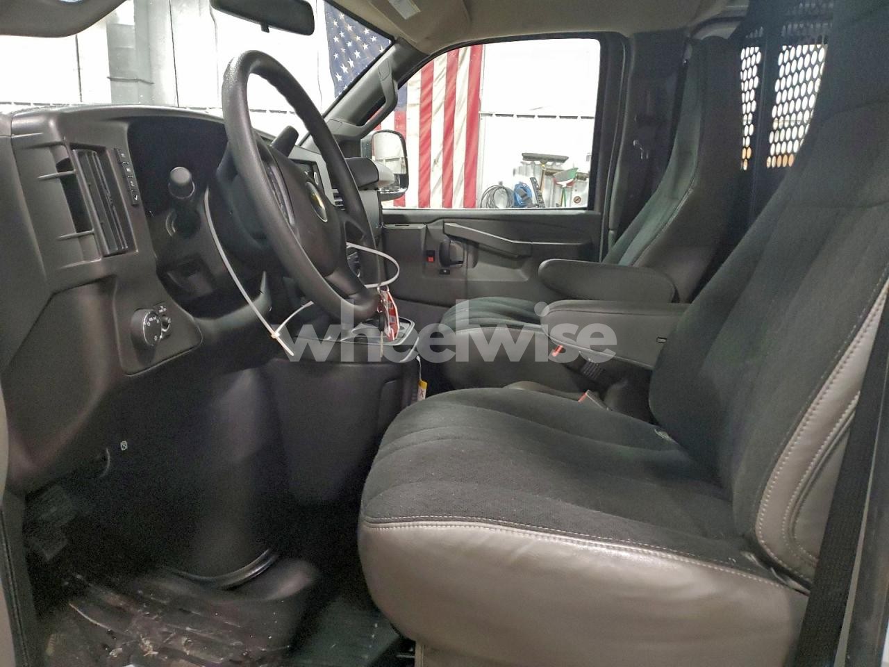 Photo 7 of 2025 CHEVROLET EXPRESS G2500 (VIN 1GCWGAFP4S1251195)