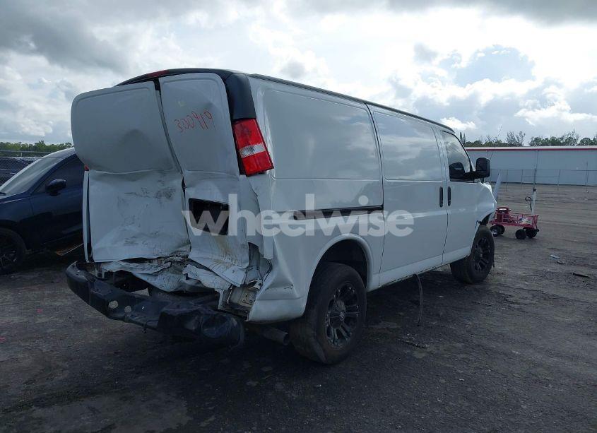 Photo 4 of 2018 Chevrolet Express 2500 WORK VAN (VIN 1GCWGAFP5J1300919)