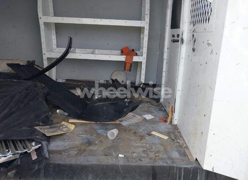 Photo 8 of 2018 Chevrolet Express 2500 WORK VAN (VIN 1GCWGAFP5J1300919)