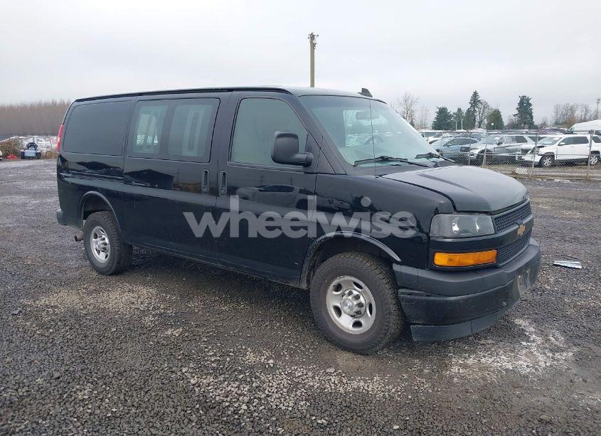 2019 Chevrolet Express 2500 WORK VAN (VIN 1GCWGAFP5K1184381) main photo
