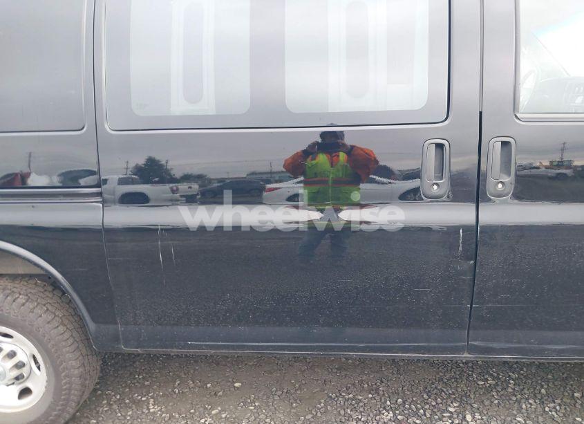 Photo 6 of 2019 Chevrolet Express 2500 WORK VAN (VIN 1GCWGAFP5K1184381)