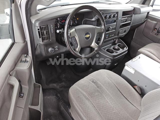 Photo 2 of 2019 CHEVROLET EXPRESS G2500 (VIN 1GCWGAFP5K1334425)