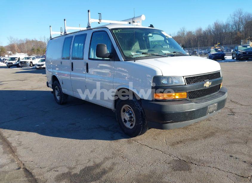 2020 Chevrolet Express CARGO RWD 2500 REGULAR WHEELBASE WT (VIN 1GCWGAFP5L1230258) main photo