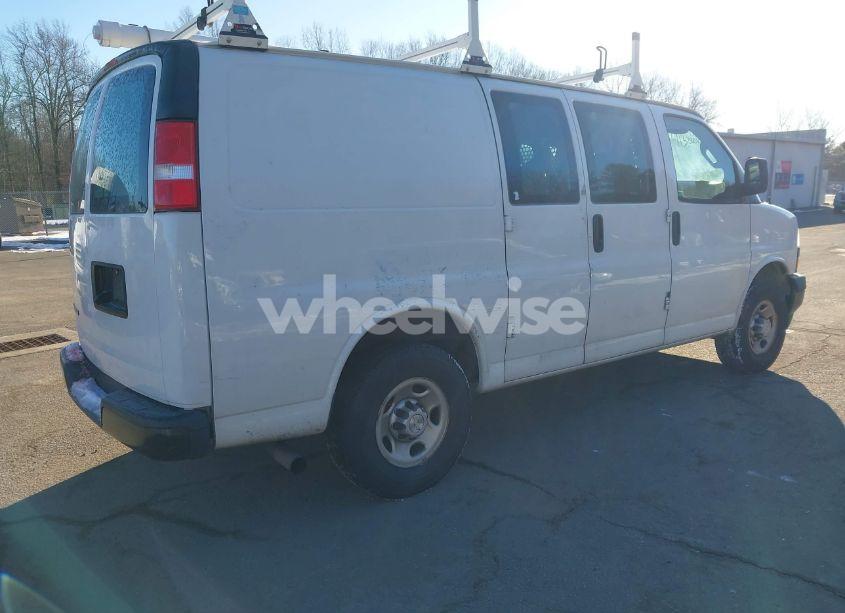 Photo 4 of 2020 Chevrolet Express CARGO RWD 2500 REGULAR WHEELBASE WT (VIN 1GCWGAFP5L1230258)