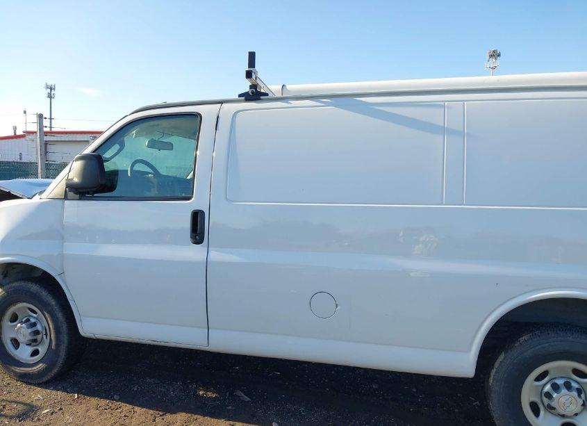 Photo 14 of 2018 Chevrolet Express 2500 WORK VAN (VIN 1GCWGAFP6J1174988)