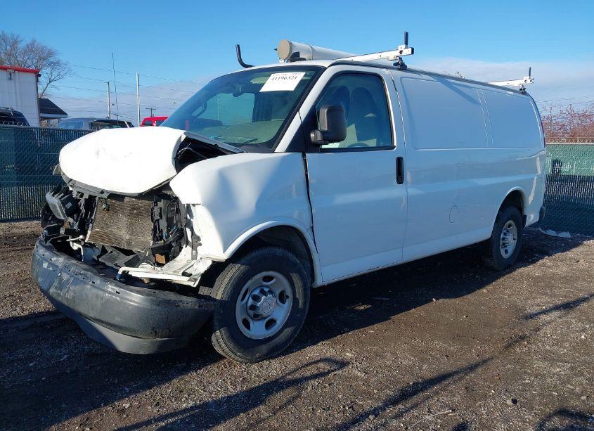 Photo 2 of 2018 Chevrolet Express 2500 WORK VAN (VIN 1GCWGAFP6J1174988)