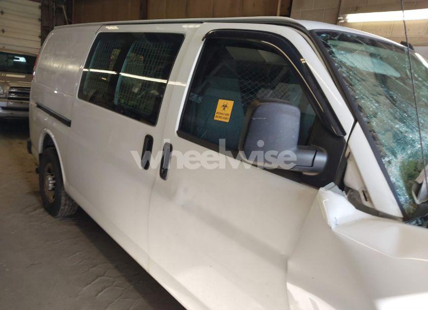 Photo 12 of 2018 Chevrolet Express 2500 WORK VAN (VIN 1GCWGAFP6J1315090)