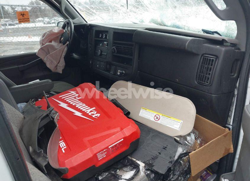 Photo 5 of 2018 Chevrolet Express 2500 WORK VAN (VIN 1GCWGAFP6J1315090)