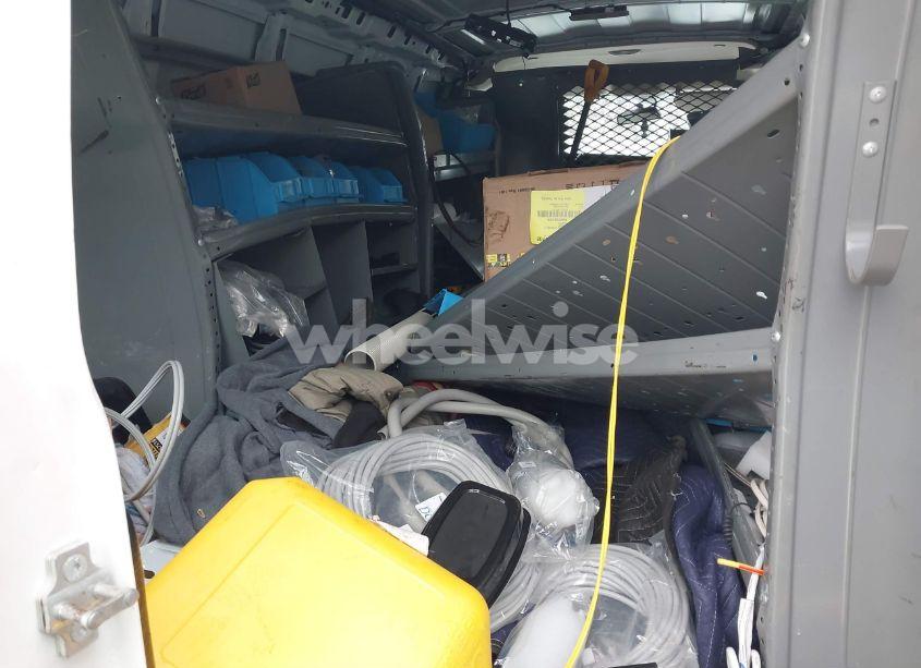 Photo 8 of 2018 Chevrolet Express 2500 WORK VAN (VIN 1GCWGAFP6J1315090)