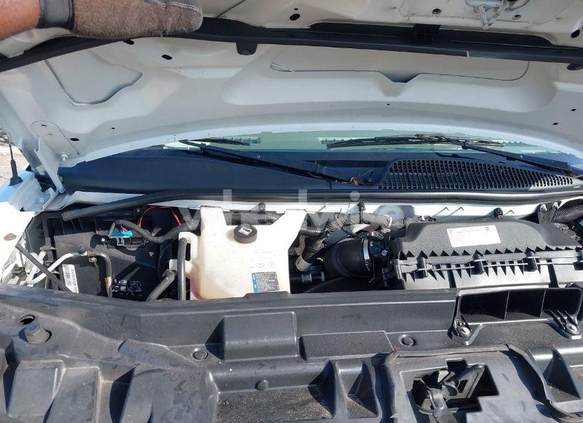 Photo 10 of 2018 Chevrolet Express 2500 WORK VAN (VIN 1GCWGAFP6J1345609)