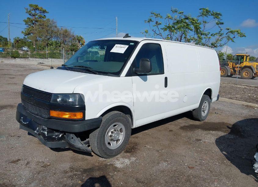 Photo 2 of 2018 Chevrolet Express 2500 WORK VAN (VIN 1GCWGAFP6J1345609)