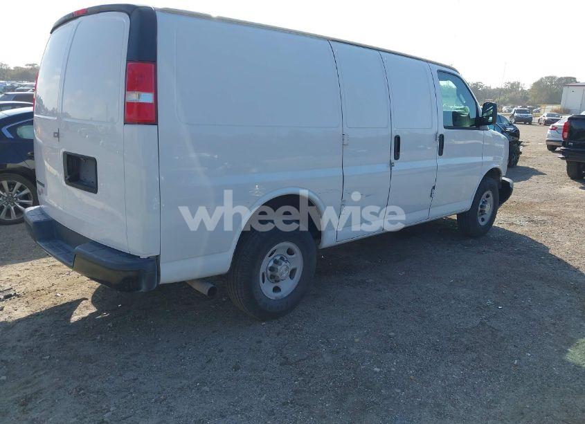 Photo 4 of 2018 Chevrolet Express 2500 WORK VAN (VIN 1GCWGAFP6J1345609)