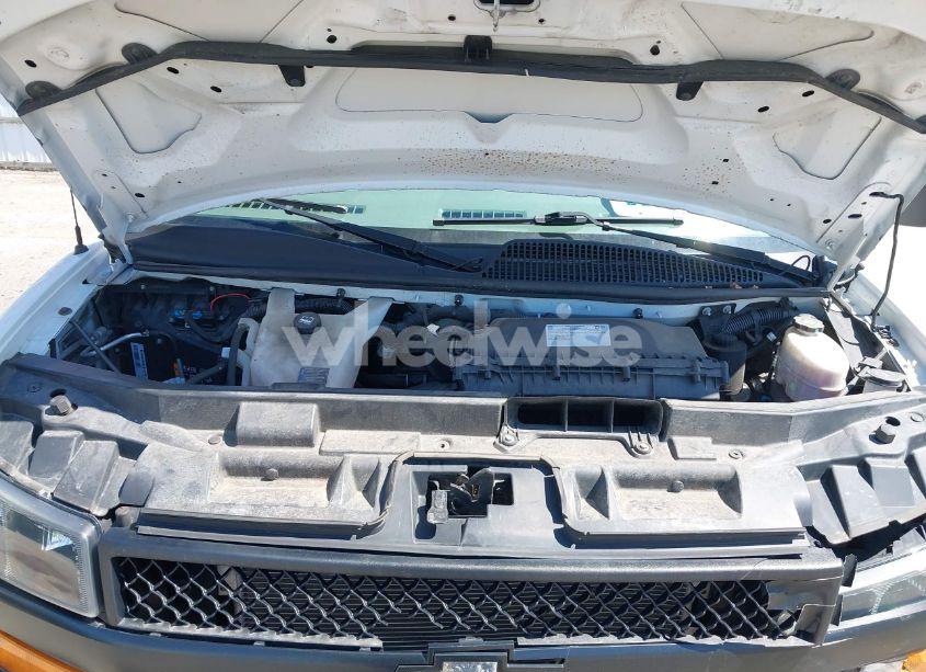 Photo 10 of 2019 Chevrolet Express 2500 WORK VAN (VIN 1GCWGAFP6K1240800)