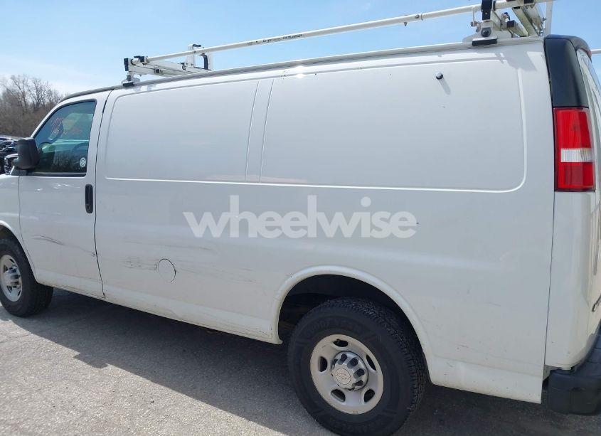 Photo 13 of 2019 Chevrolet Express 2500 WORK VAN (VIN 1GCWGAFP6K1240800)